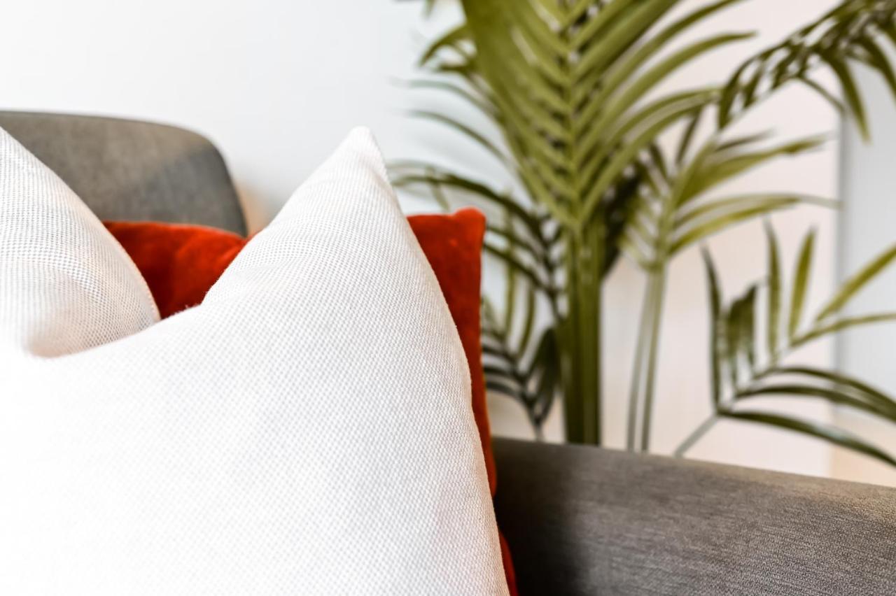 Khayat Homes - The Curve - One Bed Londres Extérieur photo